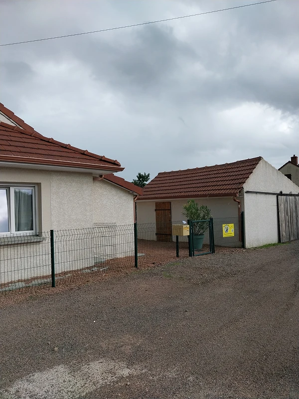 Vue de loin. maison Cynthia